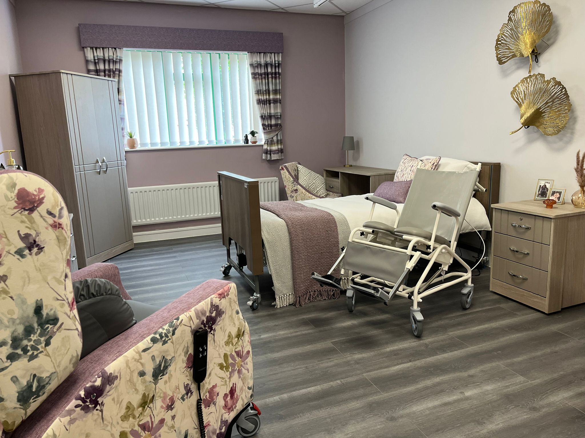 T80 in a bedroom