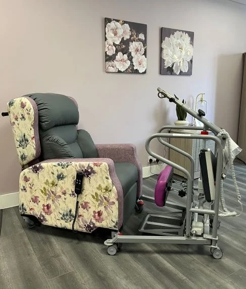 SA180C compact sit-to-stand aid